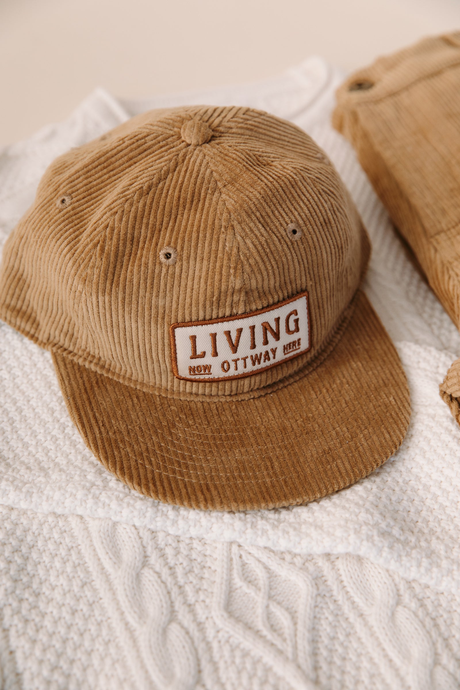 Living Cord Cap - Brown